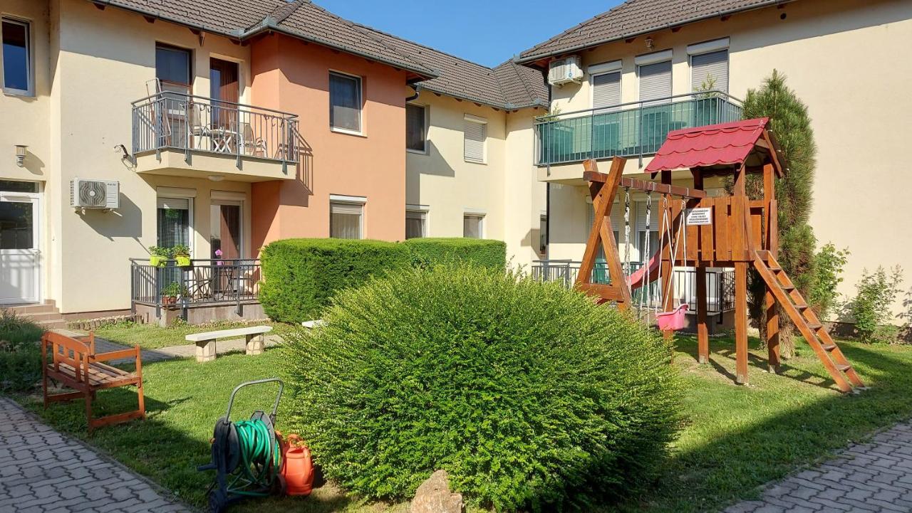 Amulett Suite Apartment Hajduszoboszlo Luaran gambar